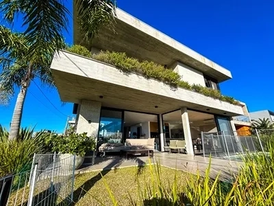 Excelente residência á venda no condomínio Blue.: 1ª foto da galeria de imagens do imóvel