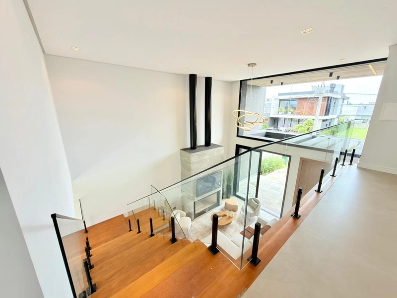 Sobrado de projeto diferenciado, com altíssimo padrão construtivo. : 35ª foto da galeria de imagens do imóvel