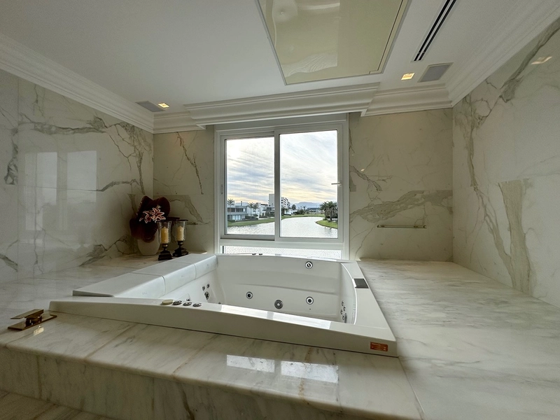 Mansão mobiliada e decorada, com academia privativa no condomínio Enseada em Xangri-Lá: 52ª foto da galeria de imagens do imóvel