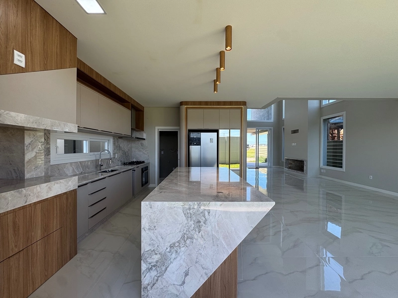 Sobrado de projeto diferenciado, com altíssimo padrão construtivo. : 8ª foto da galeria de imagens do imóvel