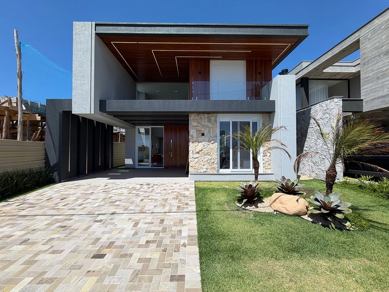 Sobrado de projeto diferenciado, com altíssimo padrão construtivo. : 1ª foto da galeria de imagens do imóvel