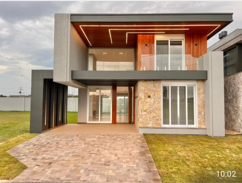 Sobrado de projeto diferenciado, com altíssimo padrão construtivo. : 2ª foto da galeria de imagens do imóvel