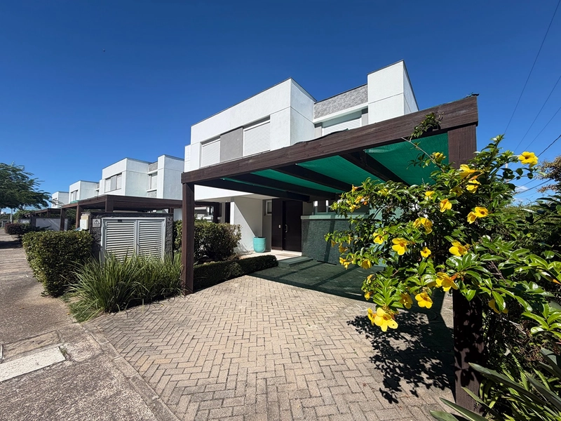 Sobrado beira lago no condominio Rossi em Xangri-lá - Atlantida : 1ª foto da galeria de imagens do imóvel