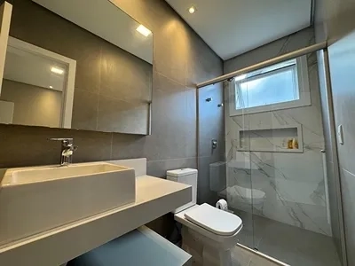 Linda Casa à beira do lago no condomínio Riviera. : 32ª foto da galeria de imagens do imóvel