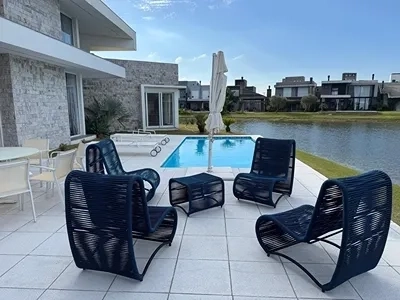 Linda Casa à beira do lago no condomínio Riviera. : 13ª foto da galeria de imagens do imóvel