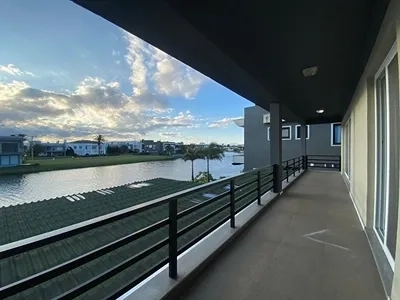 Lindo sobrado ás margens do lago no condomínio Enseada.: 20ª foto da galeria de imagens do imóvel