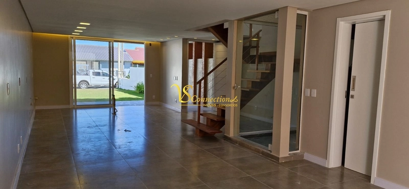 SOBRADO GEMINADO À VENDA: 1ª foto da galeria de imagens do imóvel