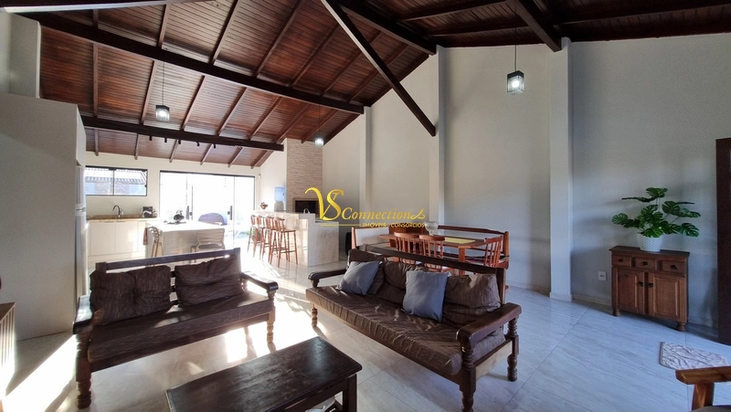 AMPLA CASA À VENDA EM ATLÂNTIDA SUL: 4ª foto da galeria de imagens do imóvel