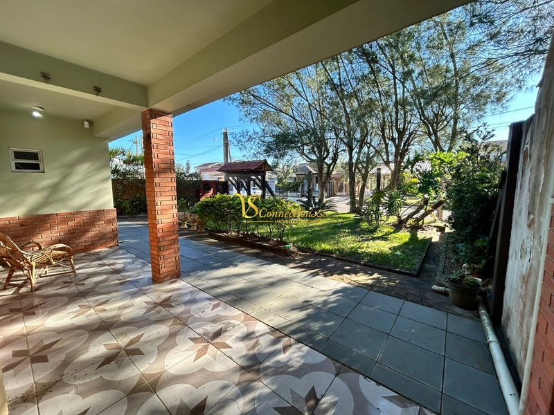 CASA MOBILIADA COM PÁTIO AMPLO À VENDA ! Próximo da Beira-Mar!!!: 2ª foto da galeria de imagens do imóvel