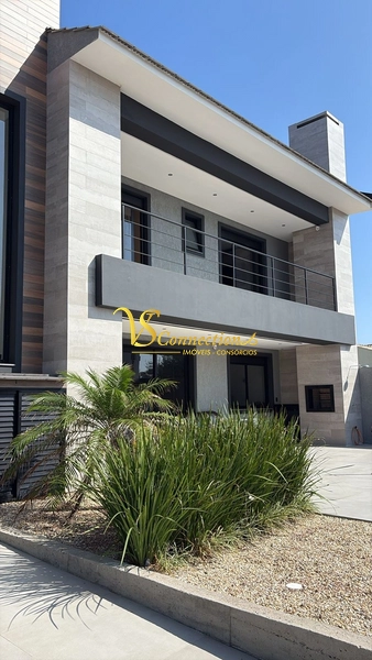 Casa mobiliada com móveis sob medida! PRÓXIMO AO MAR E COM PISCINA!!!: 4ª foto da galeria de imagens do imóvel