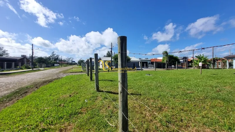 TERRENO À VENDA NO ARPOADOR DE ESQUINA PROXIMO AO SUPERMERCADO ASUN: 2ª foto da galeria de imagens do imóvel
