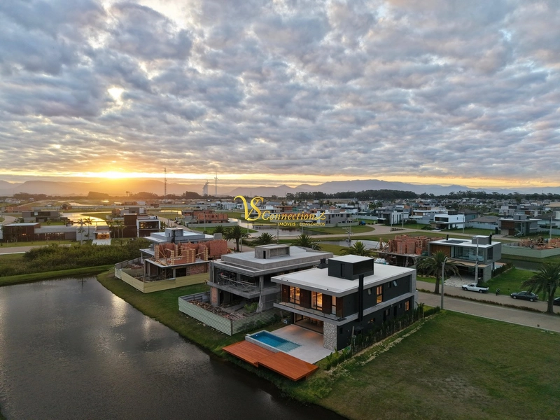 CASA BEIRA LAGO À VENDA - CONDOMÍNIO AMARE: 3ª foto da galeria de imagens do imóvel