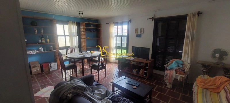 Oportunidade para Construtores e Investidores | Casa com Piscina por Apenas R$ 400 Mil: 9ª foto da galeria de imagens do imóvel
