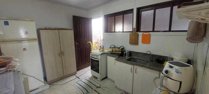 Oportunidade para Construtores e Investidores | Casa com Piscina por Apenas R$ 400 Mil: 8ª foto da galeria de imagens do imóvel