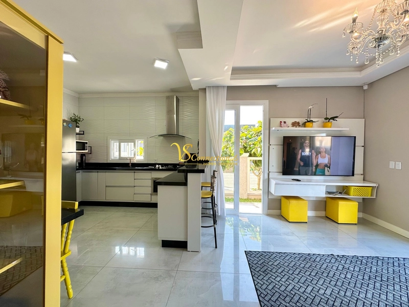 CASA DE ESQUINA PRÓXIMA DO MAR E CENTRO DE ATLÂNTIDA SUL!!: 5ª foto da galeria de imagens do imóvel