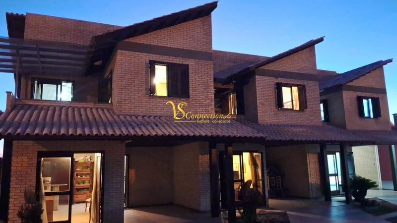 PREDIO RESIDENCIAL COM 3  SOBRADO!!! UMA QUADRA DO MAR!: 1ª foto da galeria de imagens do imóvel