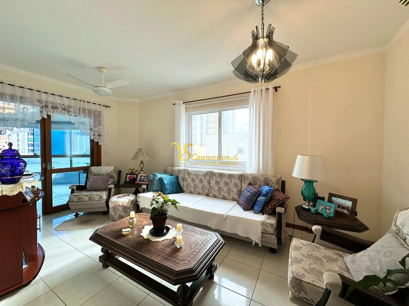 APARTAMENTO MOBILIADO - SACADA DE FRENTE - AMPLO: 4ª foto da galeria de imagens do imóvel