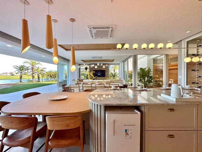 Excelente localização, em península, fundos para lago, e campo de Golf: 6ª foto da galeria de imagens do imóvel