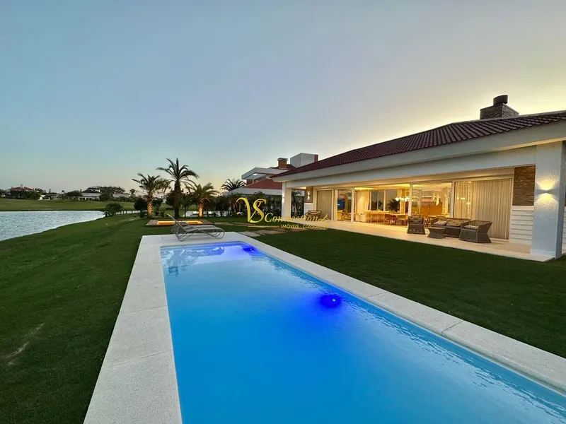 Excelente localização, em península, fundos para lago, e campo de Golf: 52ª foto da galeria de imagens do imóvel