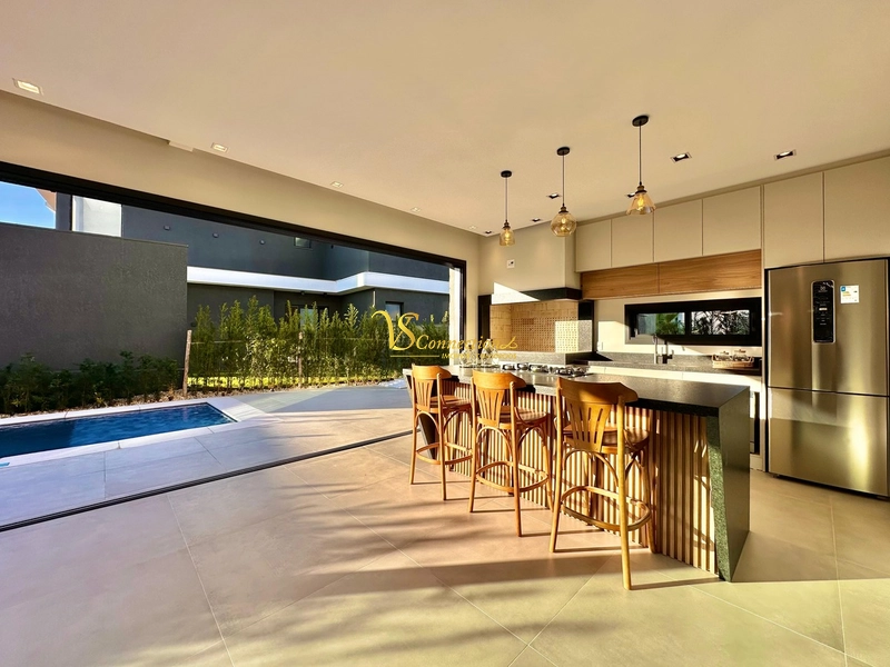 EXCELENTE CASA À VENDA NO CONDOMÍNIO SUNSET: 3ª foto da galeria de imagens do imóvel