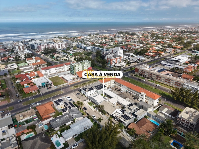 CASA À VENDA EM ATLÂNTIDA: 2ª foto da galeria de imagens do imóvel
