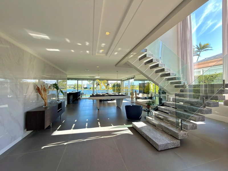823m² de Terreno Frente Lago: Exclusividade em Cada Detalhe: 8ª foto da galeria de imagens do imóvel