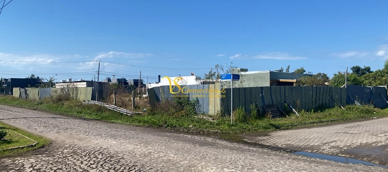 Destaque e Valorização: Terreno de Esquina na Interbalneários: 3ª foto da galeria de imagens do imóvel