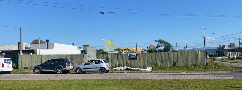 Destaque e Valorização: Terreno de Esquina na Interbalneários: 2ª foto da galeria de imagens do imóvel