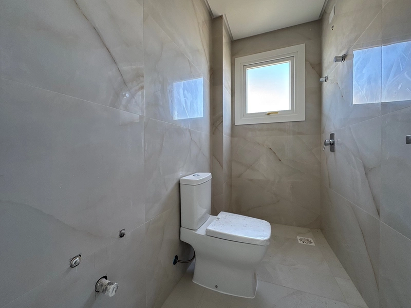 Neoclássico a poucos metros da Praia: 11ª foto da galeria de imagens do imóvel