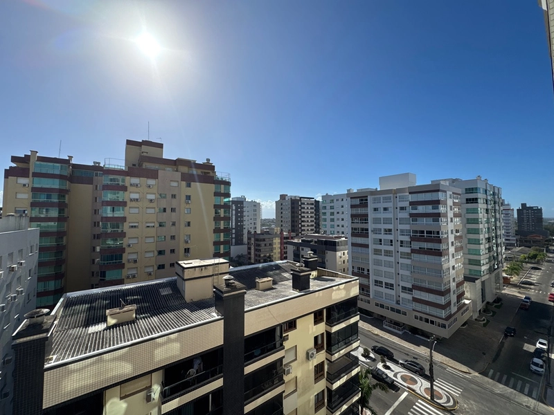 Neoclássico a poucos metros da Praia: 6ª foto da galeria de imagens do imóvel