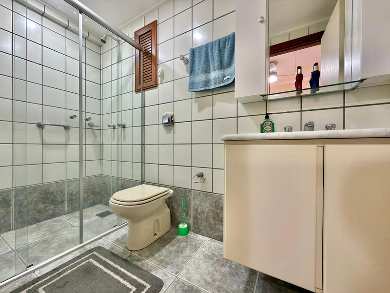 Vista para o mar, junto a praça do Farol! : 22ª foto da galeria de imagens do imóvel