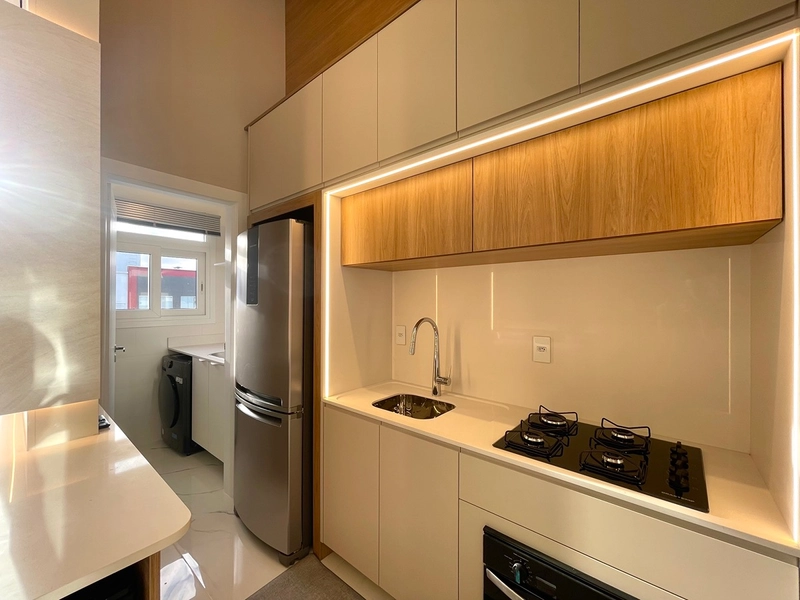 2 DORMITÓRIOS COM PÉ DIREITO ALTO! FINAMENTE DECORADO, 100% AUTOMATIZADO COM ALEXA!: 10ª foto da galeria de imagens do imóvel