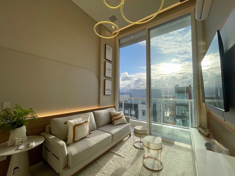 2 DORMITÓRIOS COM PÉ DIREITO ALTO! FINAMENTE DECORADO, 100% AUTOMATIZADO COM ALEXA!: 2ª foto da galeria de imagens do imóvel