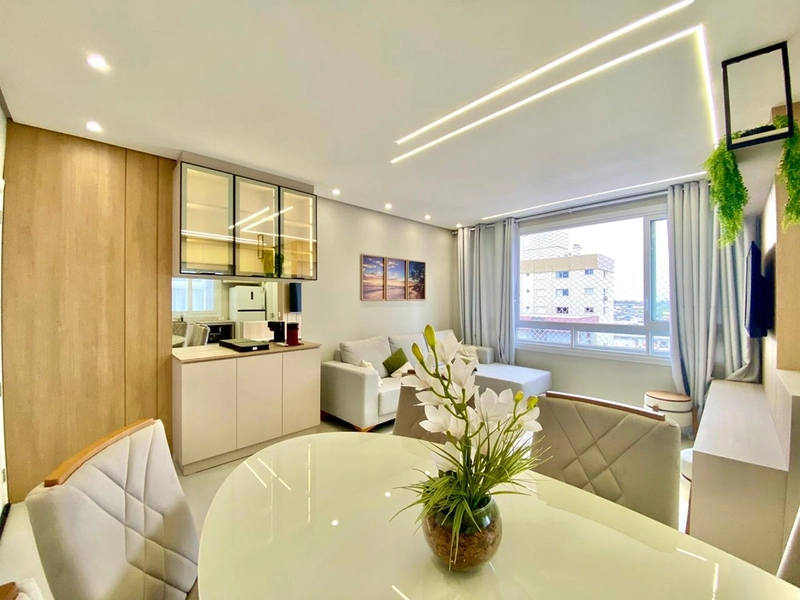 03 dormitórios junto à praça Flávio Boianovisk!: 2ª foto da galeria de imagens do imóvel