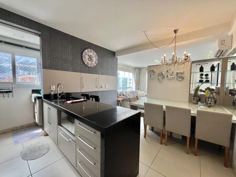 Apartamento 3 quartos com duas vagas com vista para o mar e frente praça.: 8ª foto da galeria de imagens do imóvel