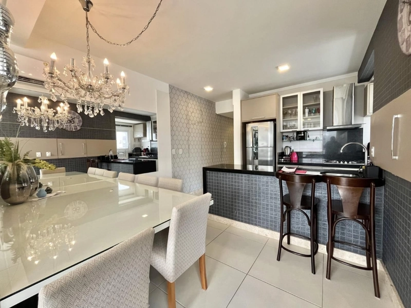 Apartamento 3 quartos com duas vagas com vista para o mar e frente praça.: 7ª foto da galeria de imagens do imóvel