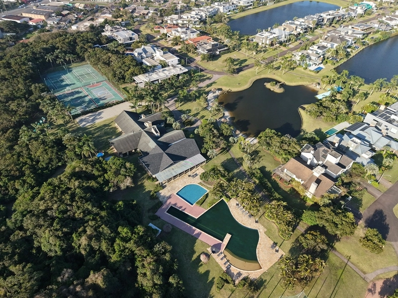 SOBRADO BEIRA-LAGO DE ALTO PADRÃO EM ATLÂNTIDA: 49ª foto da galeria de imagens do imóvel