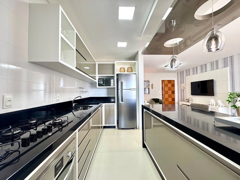 Vista para o mar e Avenida: 12ª foto da galeria de imagens do imóvel