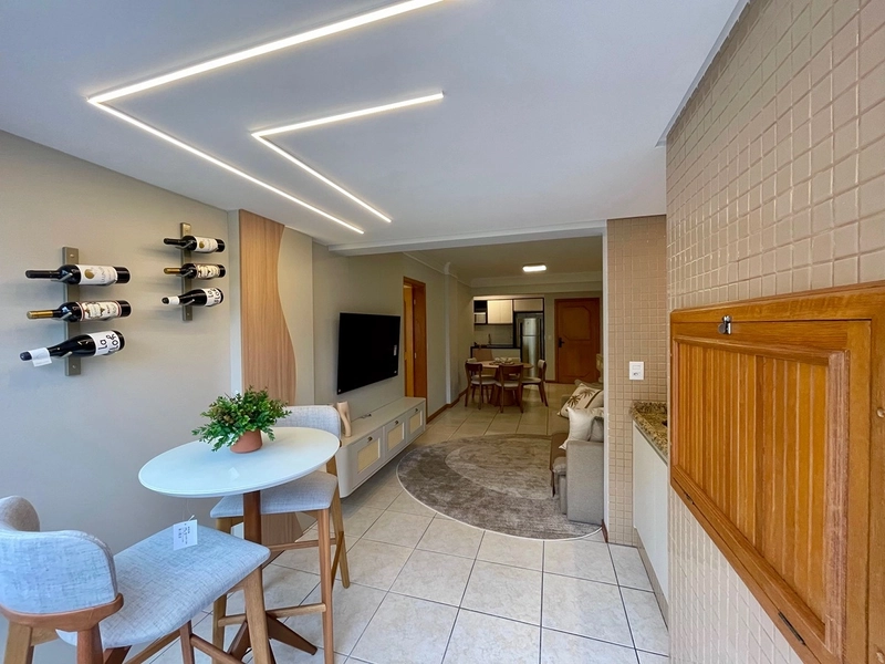 Seu Apartamento na Zona Nova: Sacada de Frente, Churrasqueira e Pertinho do Mar!: 4ª foto da galeria de imagens do imóvel