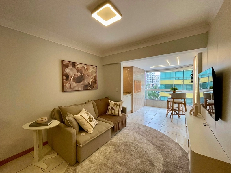 Seu Apartamento na Zona Nova: Sacada de Frente, Churrasqueira e Pertinho do Mar!: 2ª foto da galeria de imagens do imóvel