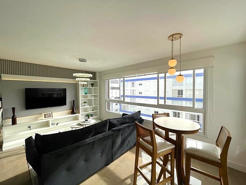 Apartamento novo, mobiliado e decorado, a apenas 2 quadras do mar!: 3ª foto da galeria de imagens do imóvel