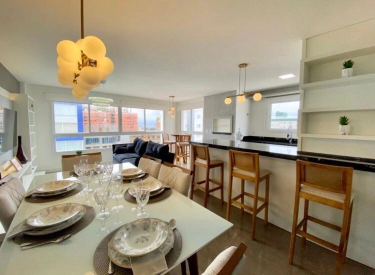 Apartamento novo, mobiliado e decorado, a apenas 2 quadras do mar!: 2ª foto da galeria de imagens do imóvel