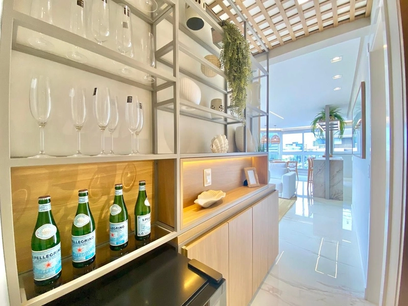 Novo! Finamente Mobiliado & Decorado! Apartamento de esquina!: 3ª foto da galeria de imagens do imóvel