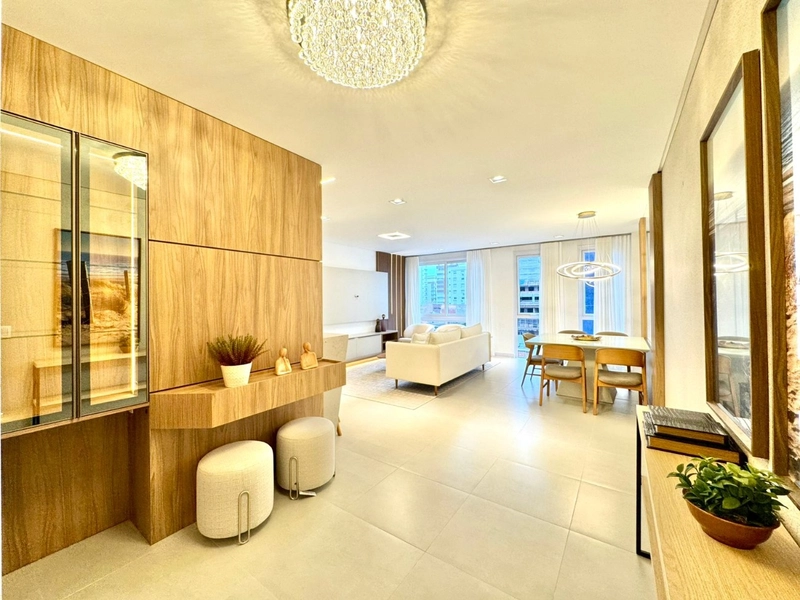 Novo! Finamente Mobiliado & Decorado!: 2ª foto da galeria de imagens do imóvel