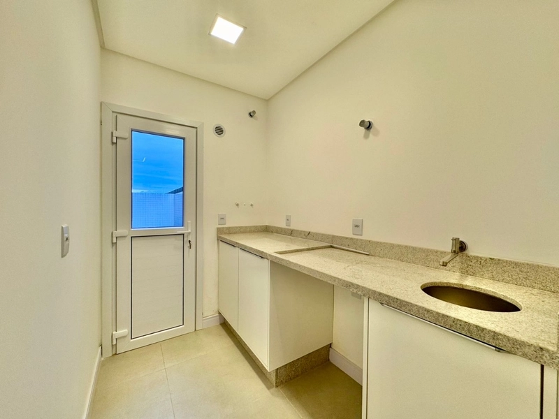 Novo! Finamente Mobiliado & Decorado!: 11ª foto da galeria de imagens do imóvel