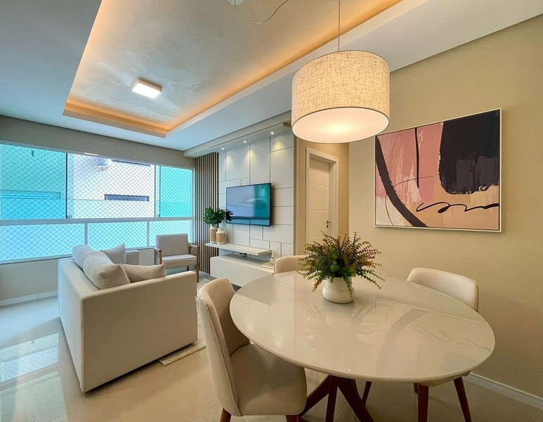 2 DORMITÓRIOS FINAMENTE MOBILIADO E DECORADO EM FRENTE A PRAÇA ISRAELITA!: 3ª foto da galeria de imagens do imóvel