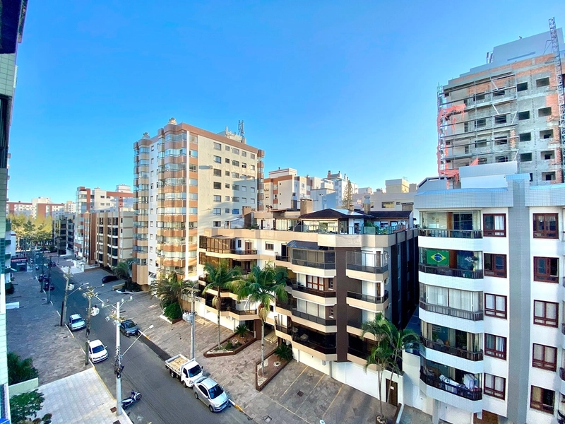 Apenas 01 quadras do mar! Junto à praça Flávio Boianovisk!: 6ª foto da galeria de imagens do imóvel