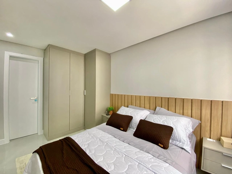 Novo! Bairro Navegantes! Junto a praça Tiaraju: 16ª foto da galeria de imagens do imóvel