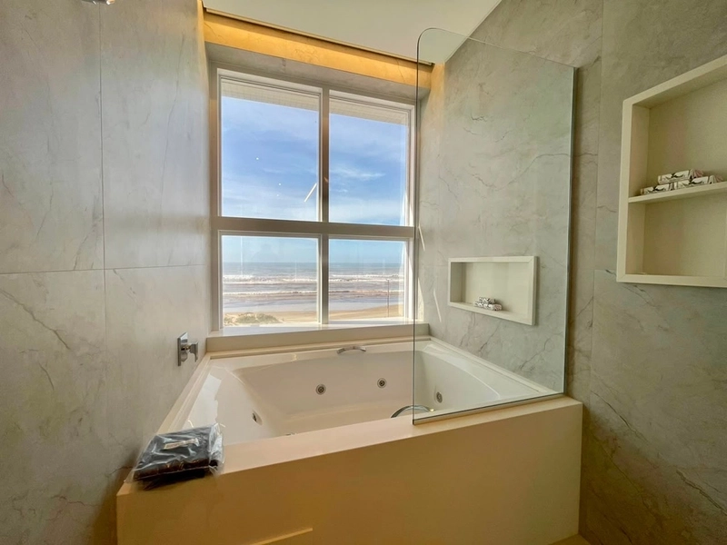 UM APARTAMENTO, UM ANDAR, UM MAR INTEIRO AOS SEUS PÉS.: 49ª foto da galeria de imagens do imóvel