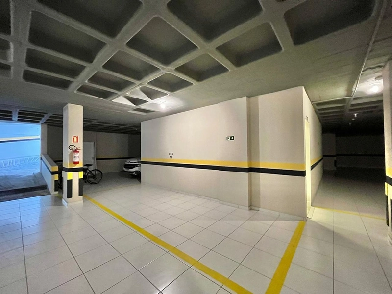 3 dormitórios com duas vagas finamente decorado em frente e praça da igreja Luterana: 25ª foto da galeria de imagens do imóvel